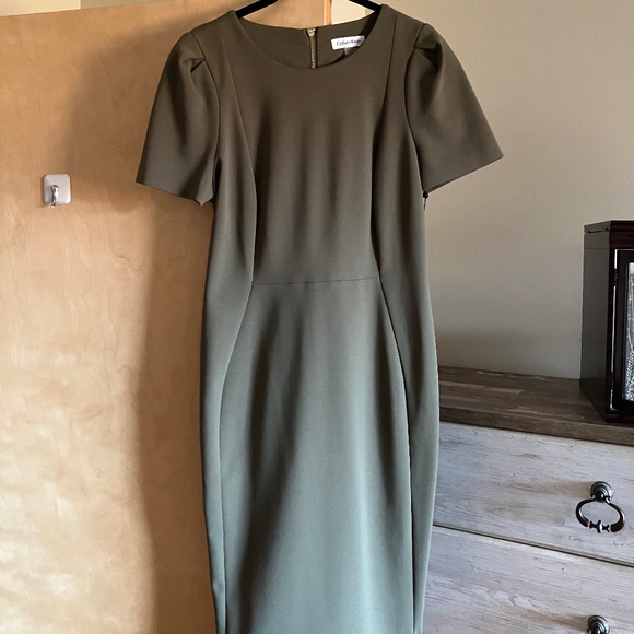 NWT Calvin Klein Olive Green Short Sleeve Sheath Dress Size 10 - Picture 1 of 8